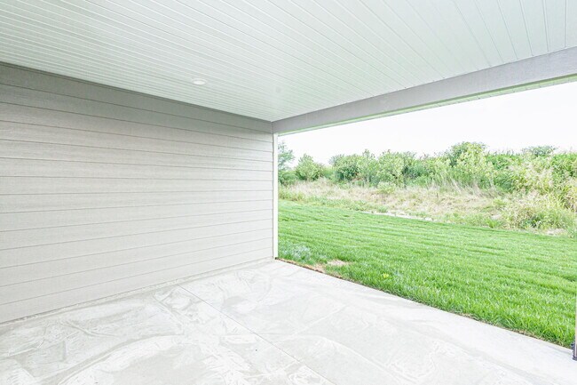 Building Photo - 4600 Chambers Bay Dr