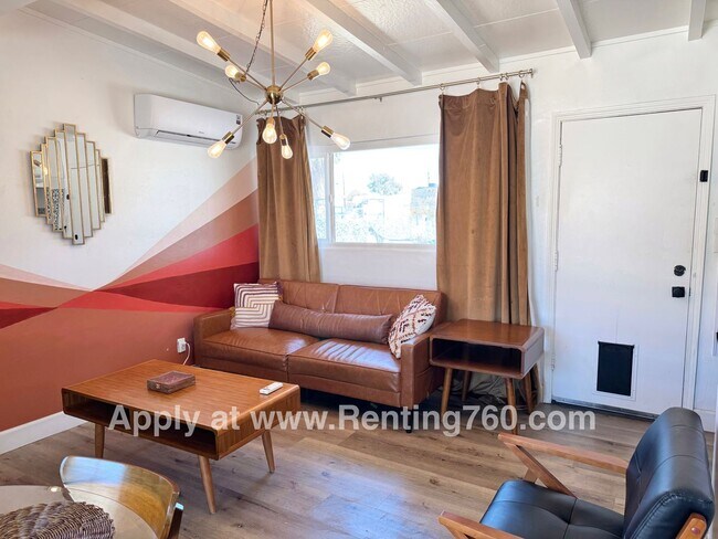 Building Photo - Cozy & Furnished 2 Bed 1 bath Home!