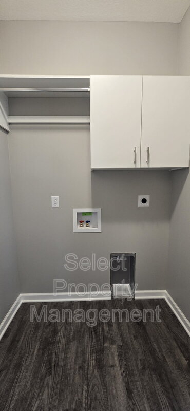 Building Photo - 8792 Elmont Cv