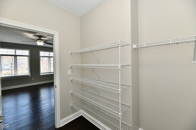 Building Photo - 8555 One W Dr