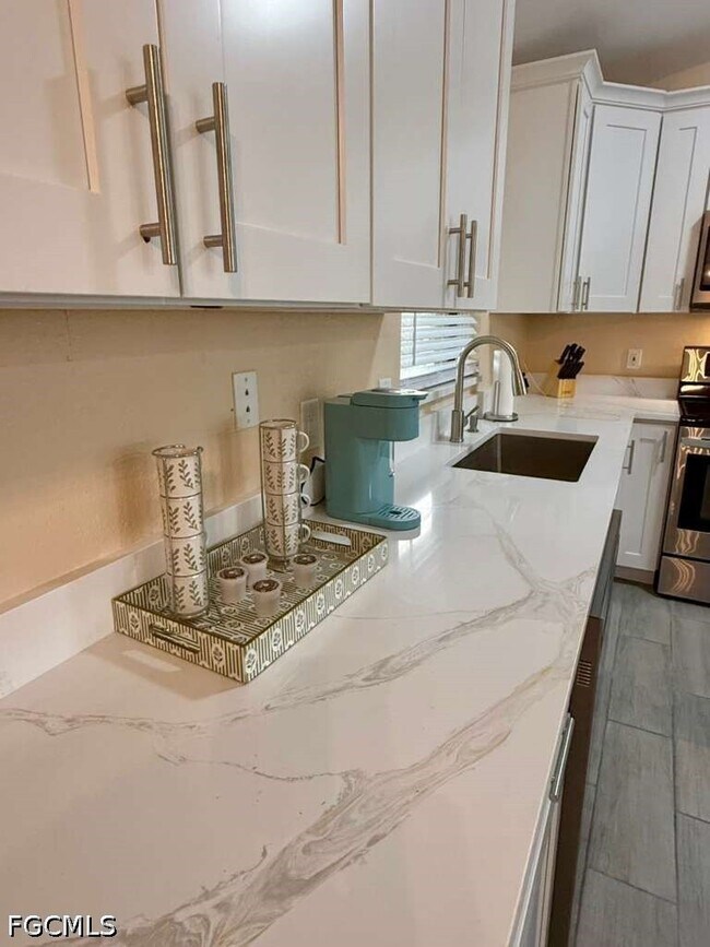 Building Photo - 930 SW 34th St