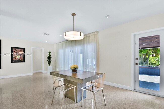 Building Photo - Northeast 11th Avenue, Miami Shores, FL 33138 - 3 BR 2 BA single-family home