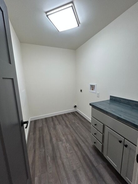Building Photo - 10925 Antrim Ct
