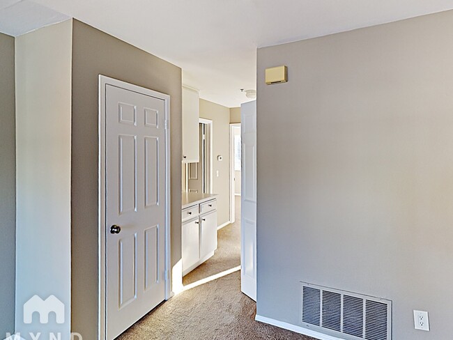 Building Photo - 107 Mangano Cir