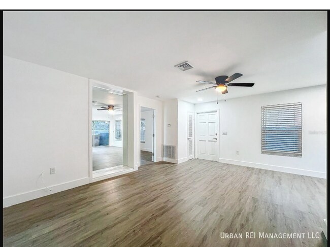 Building Photo - 6233 Dewdrop Way