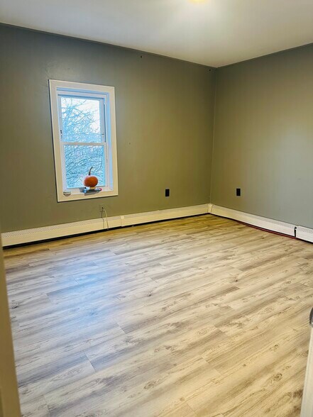 Bedroom 1 - 69 Winchester St