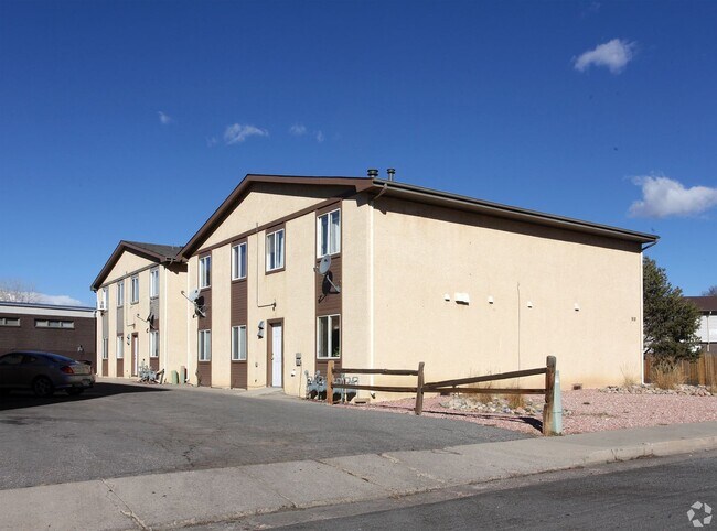 Building Photo - 922 Teal Ct