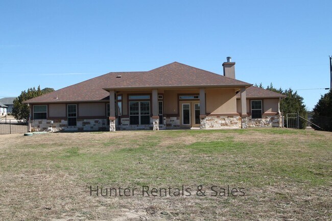 Building Photo - Chica Ranch!