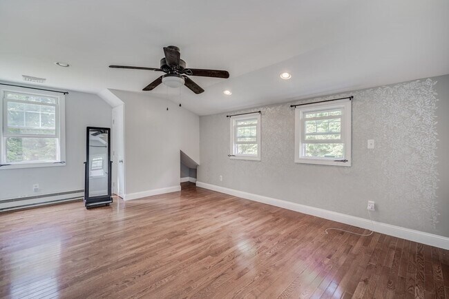 Building Photo - 1 Hickory Hill Dr