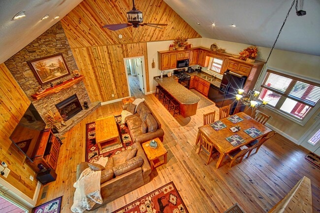 Building Photo - 329 Arrowood Pointe