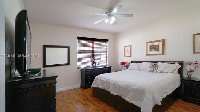 Building Photo - 928 SW 154th Path