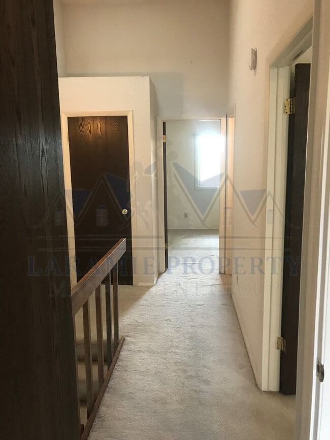 Building Photo - 3-Bedroom Townhome with Fenced Yard & Detached Garage