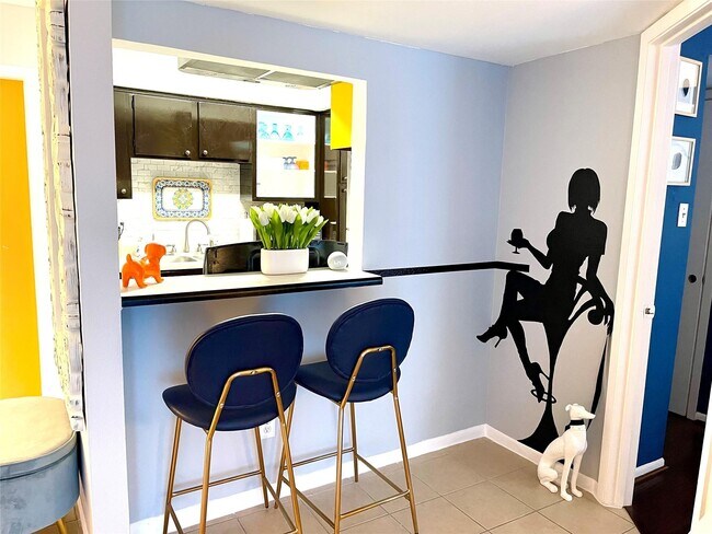 Building Photo - 8521 Hearth Dr