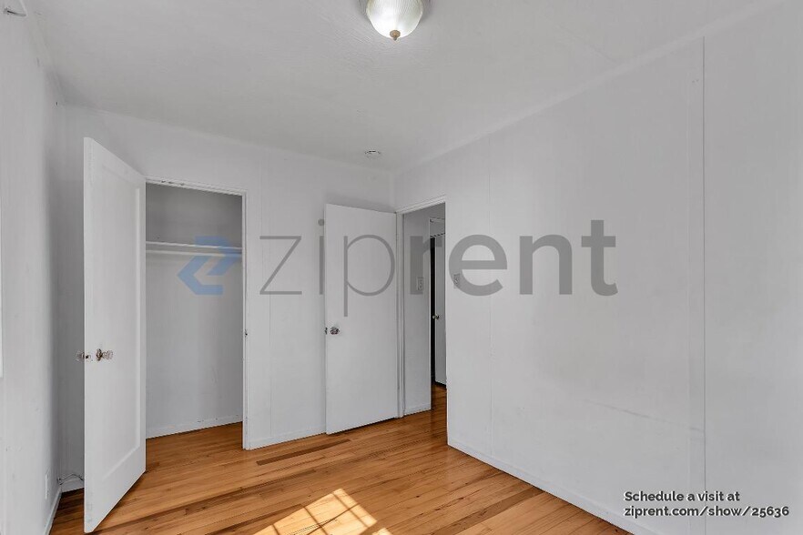 Building Photo - Unit