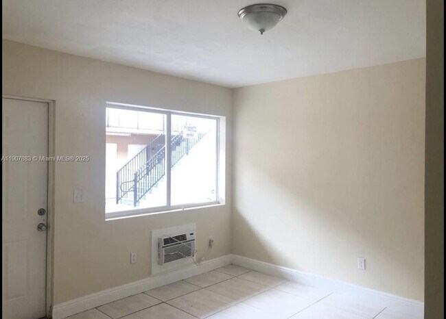 Building Photo - 1940 Washington Ave