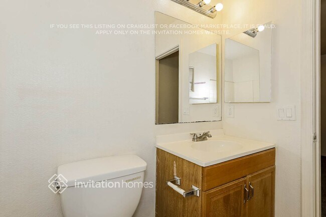 Building Photo - 2222 W Bowker St