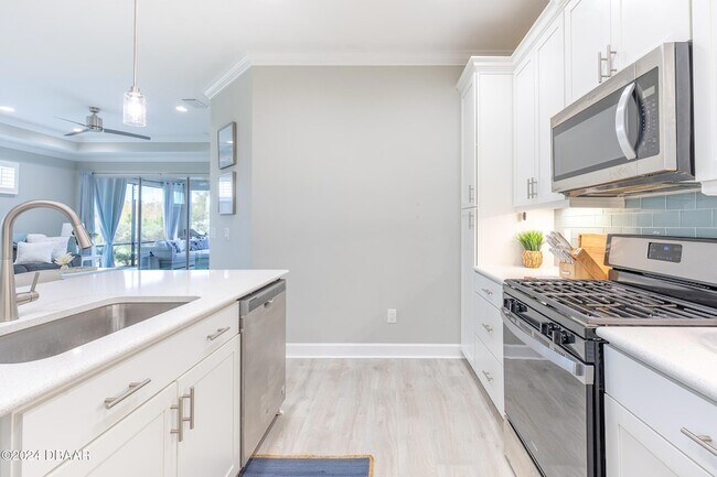 Building Photo - 349 High Tide Ln