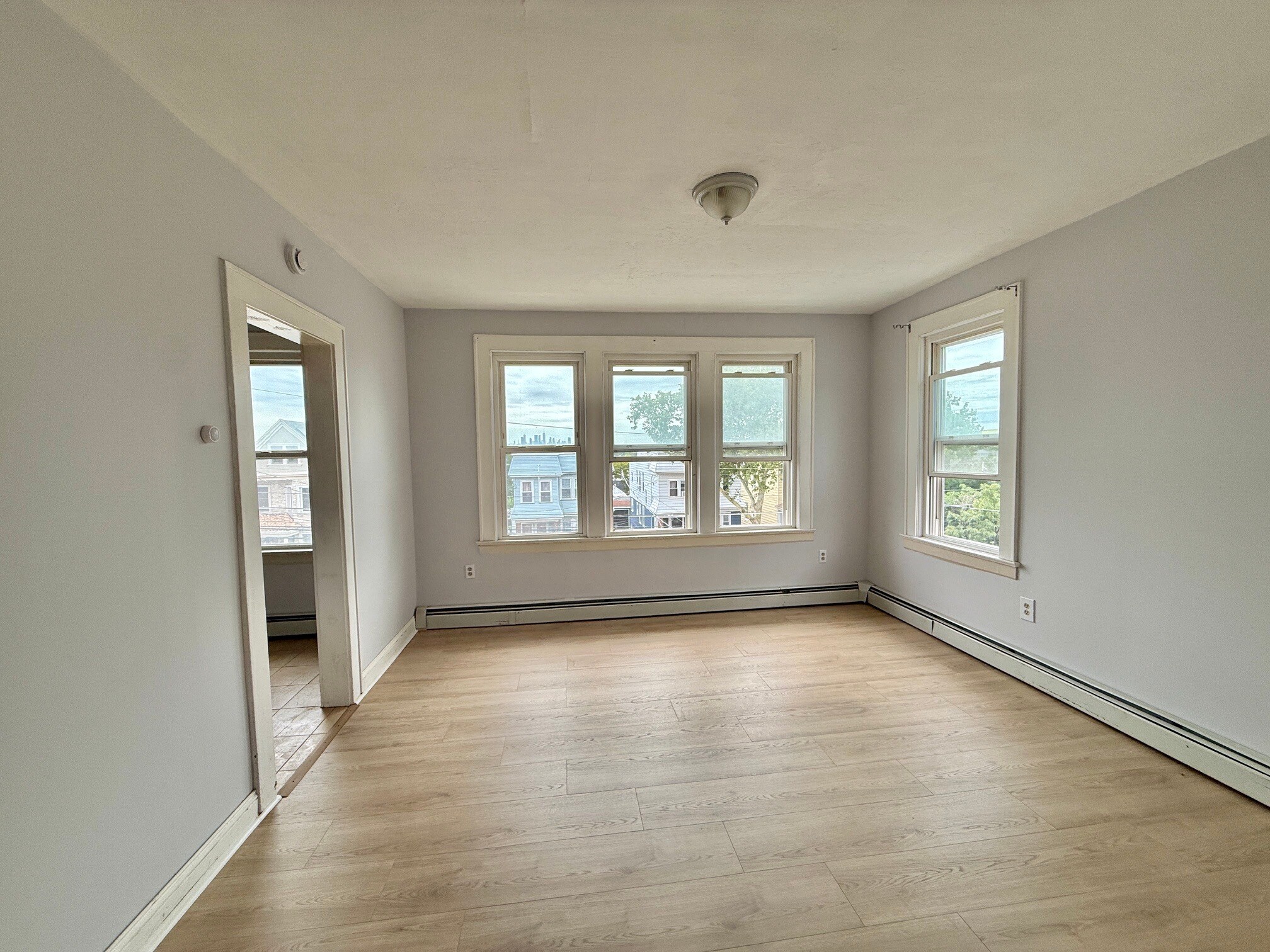 Building Photo - 165 Davis Ave