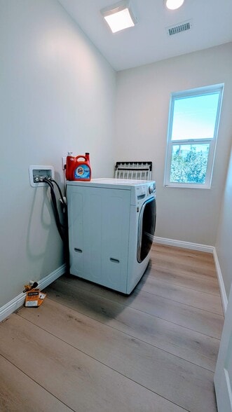 2 in 1 Washer & dryer - 342 Pasadena Ave