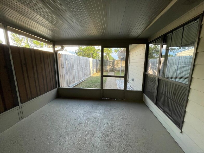 Building Photo - 4704 Retreat Rd