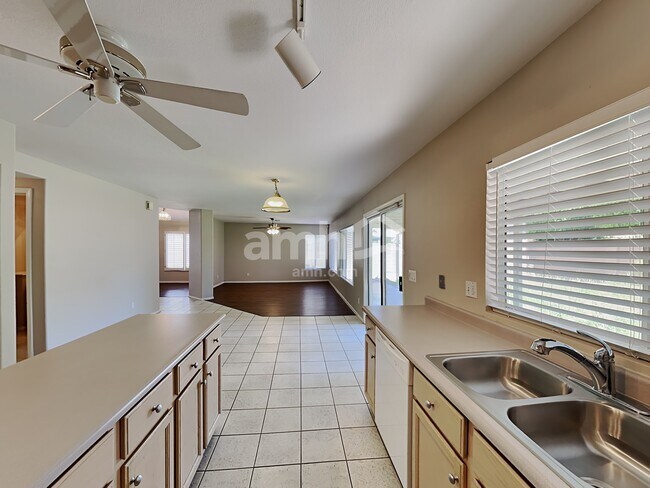 Building Photo - 7227 E Navarro Ave