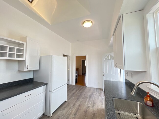 Building Photo - Downtown Benicia Remodeled Saltbox