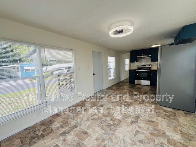 Building Photo - 550 Woodpecker Pike
