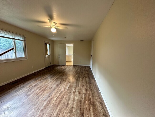 Building Photo - 2935 NW Satinwood St