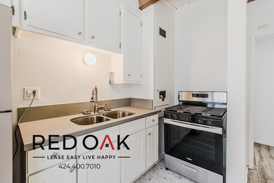 Building Photo - 128 S Normandie-G