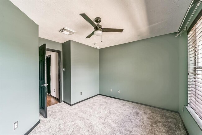 Building Photo - 12411 Lark Fair Ln