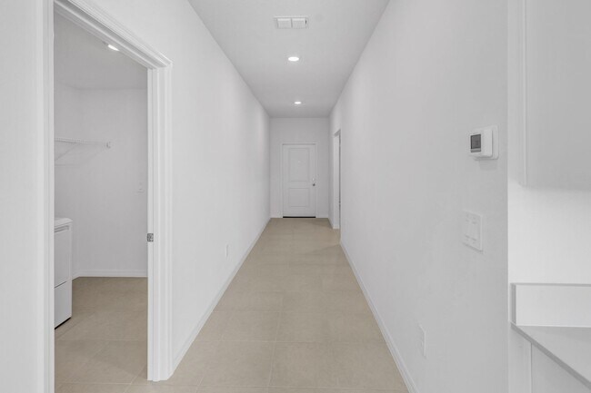 Building Photo - 2167 Lone Oak Ln