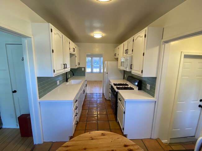 Remodeled Kitchen - 5116 Biloxi Ave