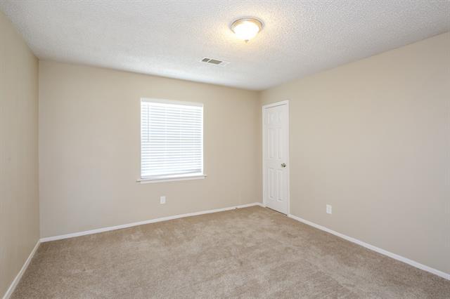 Building Photo - 4432 Ivy Dr