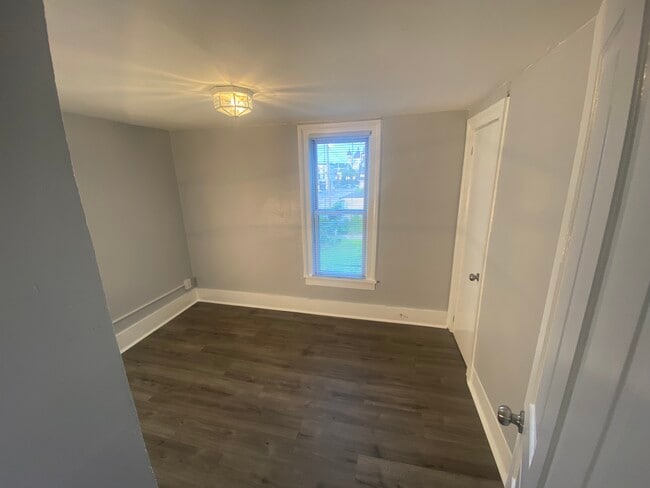 Building Photo - 834 4th St NW