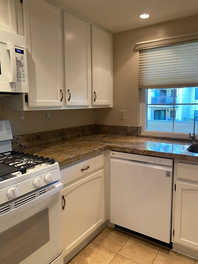 Building Photo - 3538 Seahorn Cir