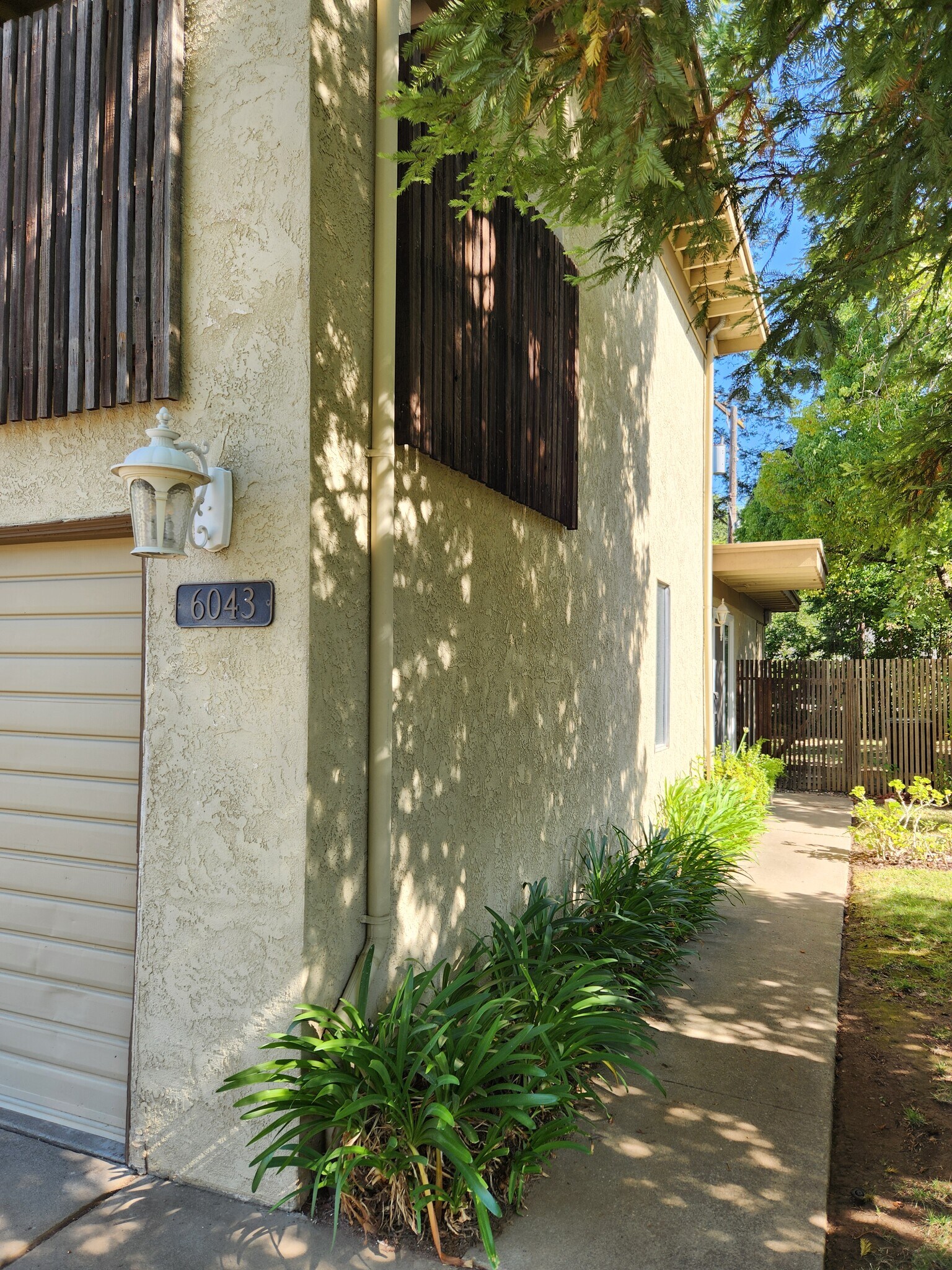 Building Photo - 6043 Leafwood Dr