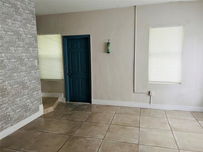 Building Photo - 1536 Polk St