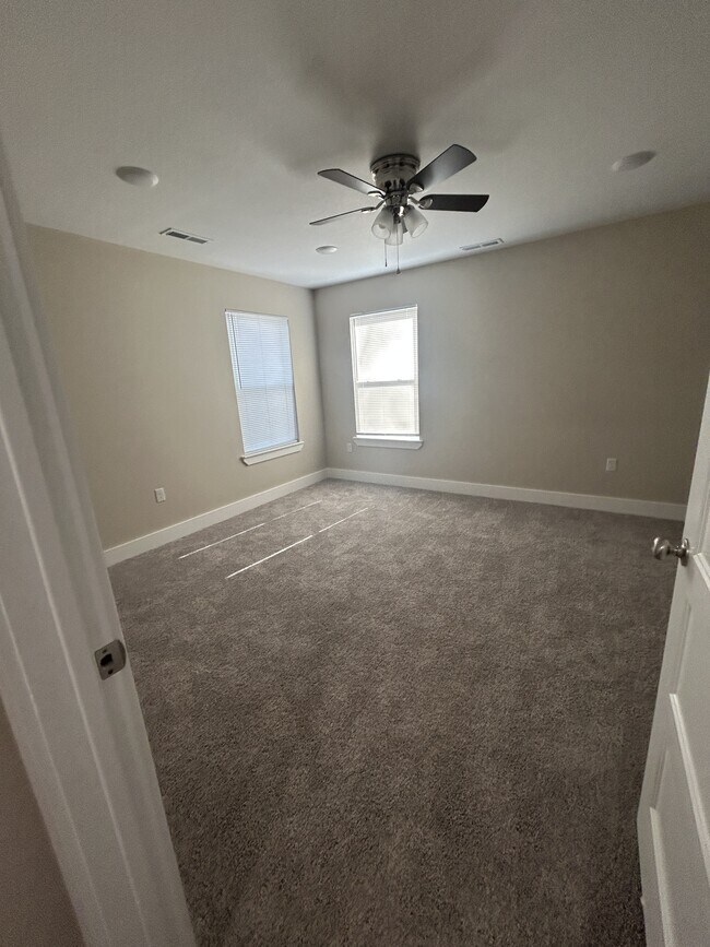 Building Photo - 119 Poplar St