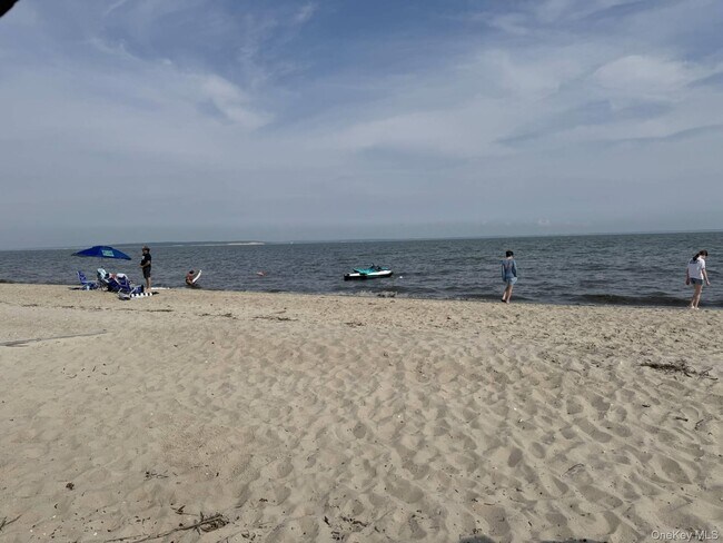 Building Photo - 315 Old Salt Rd