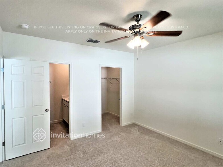 Building Photo - 565 Seaspray Dr