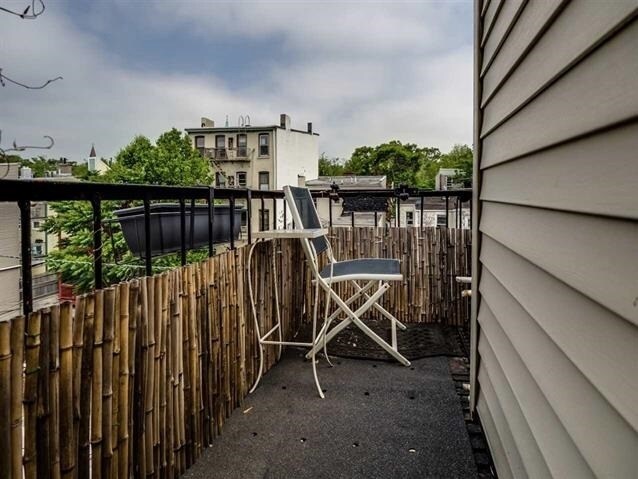 Building Photo - 314 4th St