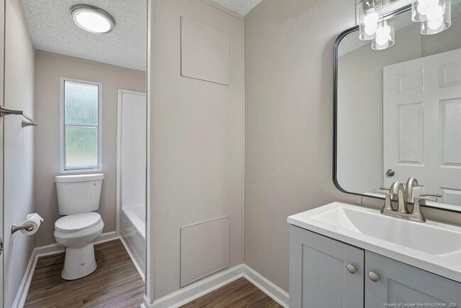 Building Photo - 226 Twin Creek Dr