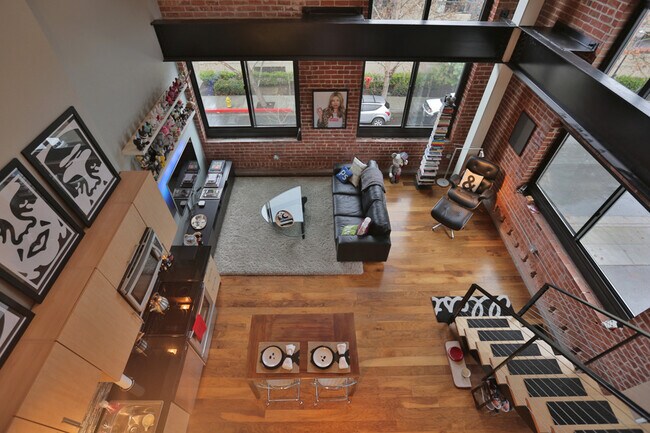 Building Photo - One-of-a-Kind Loft for Rent at Plant 51 in...