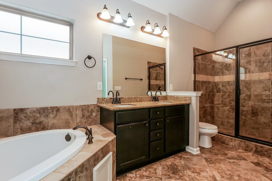 Building Photo - 6893 Raleigh Lagrange Rd