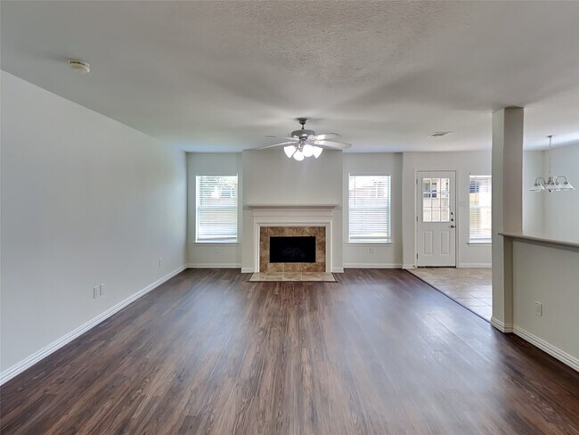 Building Photo - 26949 Carriage Manor Ln