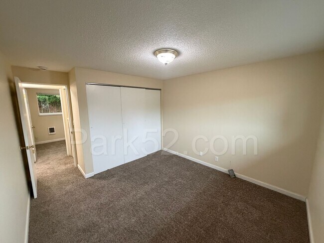Building Photo - 1707 Garfield St S