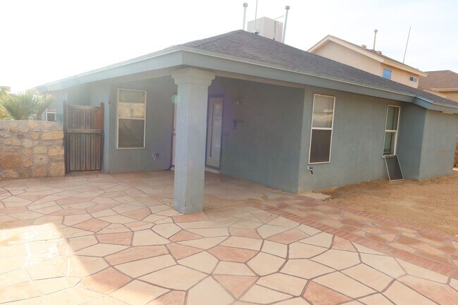 Building Photo - 3704 Leticia St