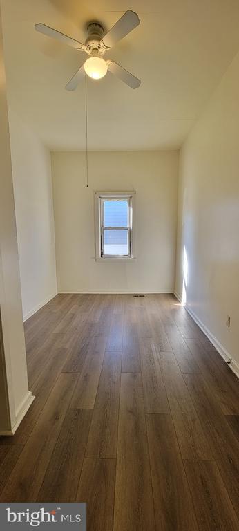 Building Photo - 7539 W River Dr