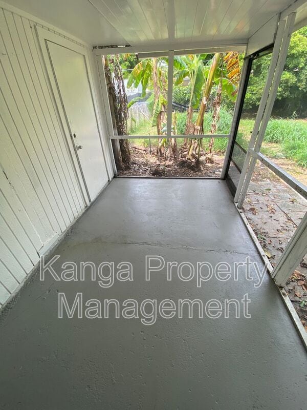 Building Photo - 4327 Cocoanut Rd