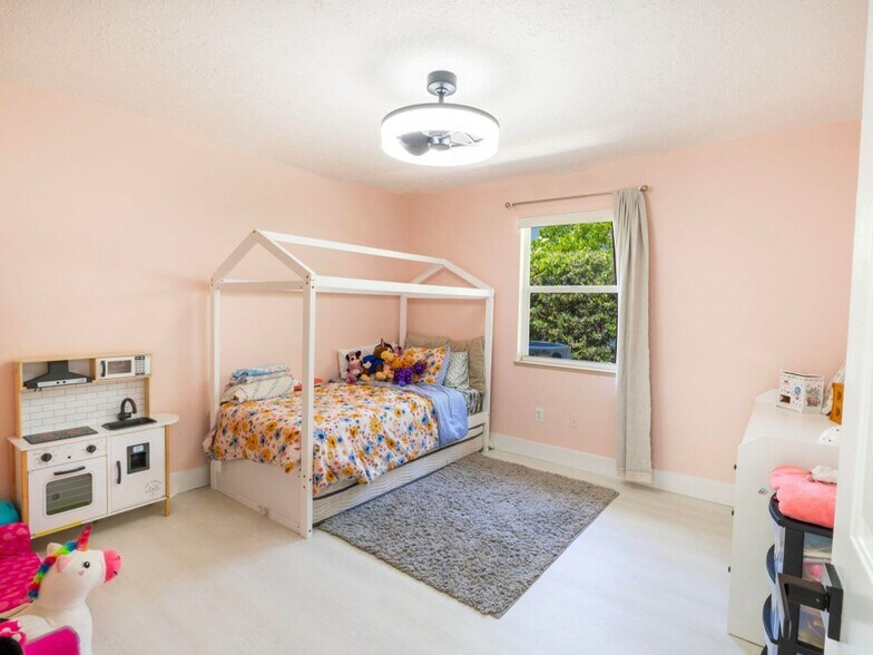 Building Photo - 1123 Hollow Oak Ct